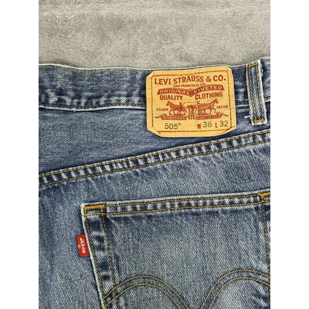 Levis 505 Jeans Mens 36x32 Blue Light Wash Denim‎ Straight Mid Rise Workwear